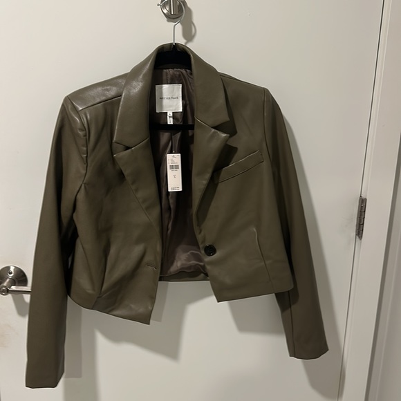 AVEC LES FILLES CROPPED FAUX LEATHER JACKET - Picture 5 of 9